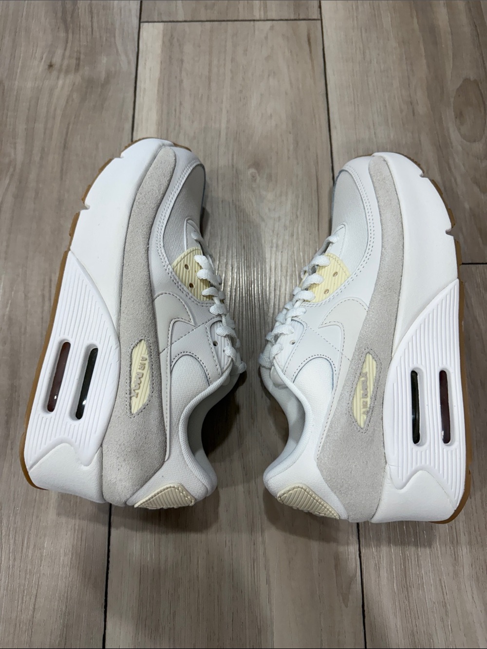 Nike White & Light Beige Air Max Sneakers - Picture 3 of 7
